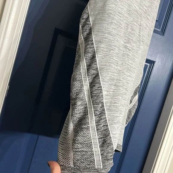 Athleta Agile Colorblock Tank Size Large - Picture 3 of 6